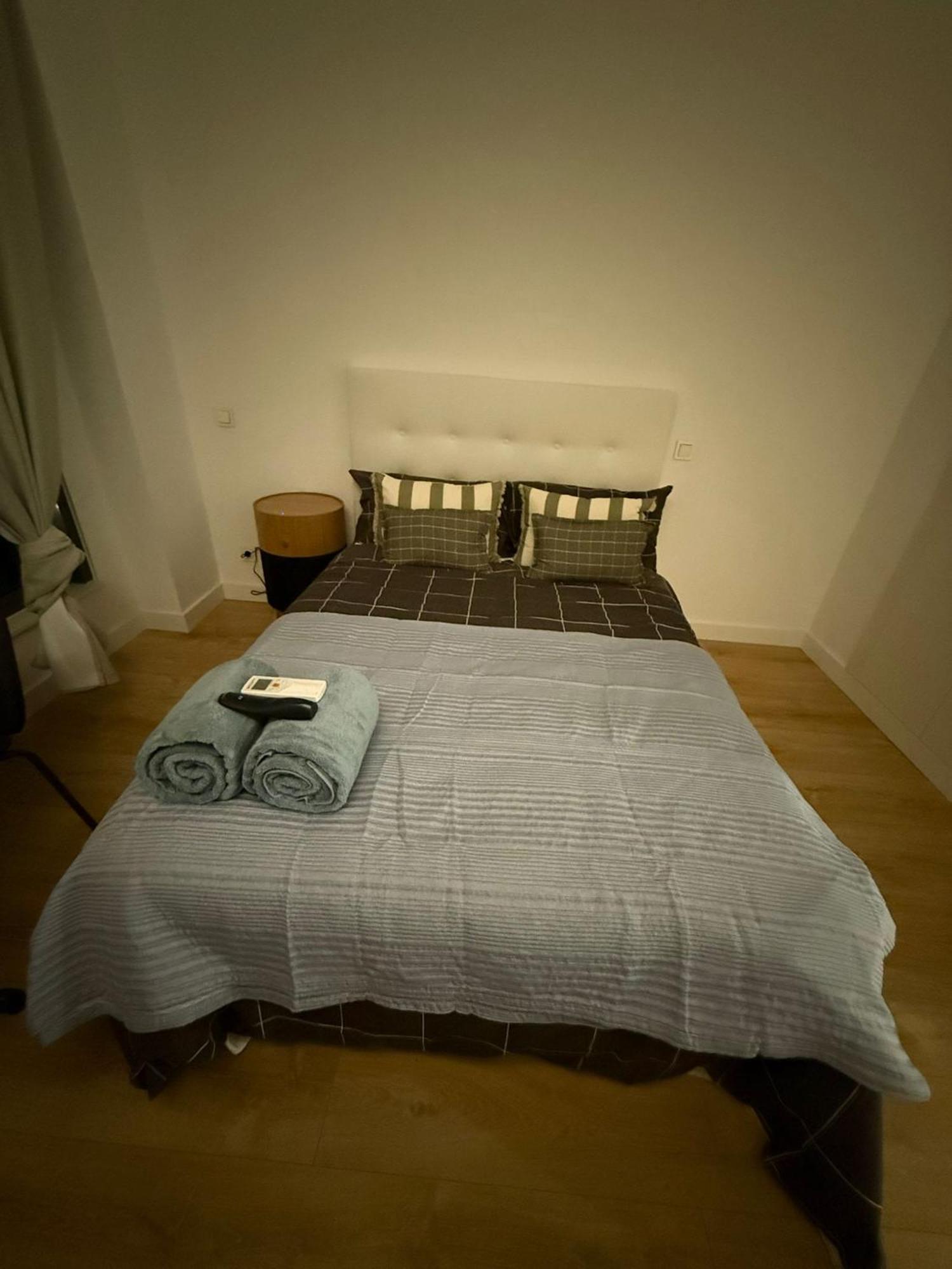 To Room Madrid Castellana Exterior photo
